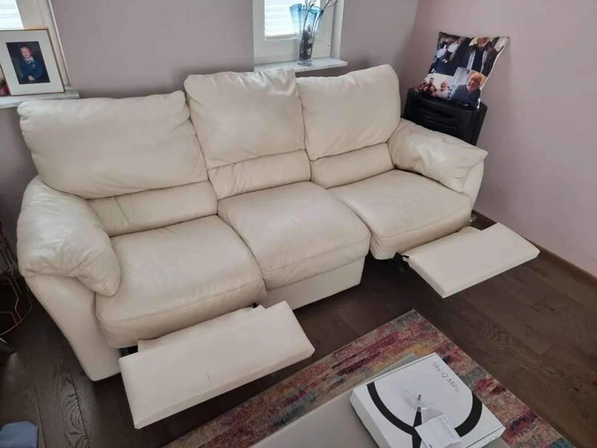 3-2-1 natuzzi leather italian suite - Image 4