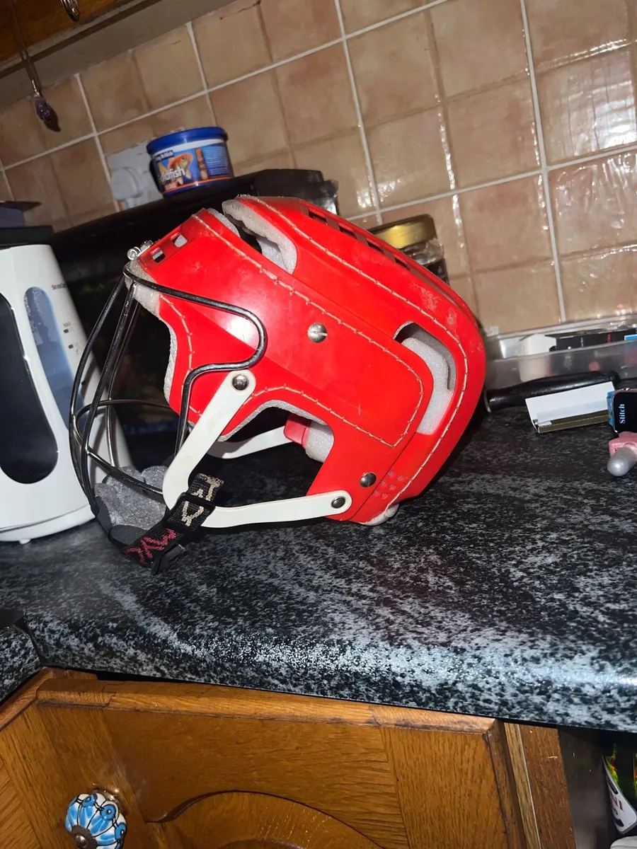 Oldstyel cooper hurling helmet - Image 3