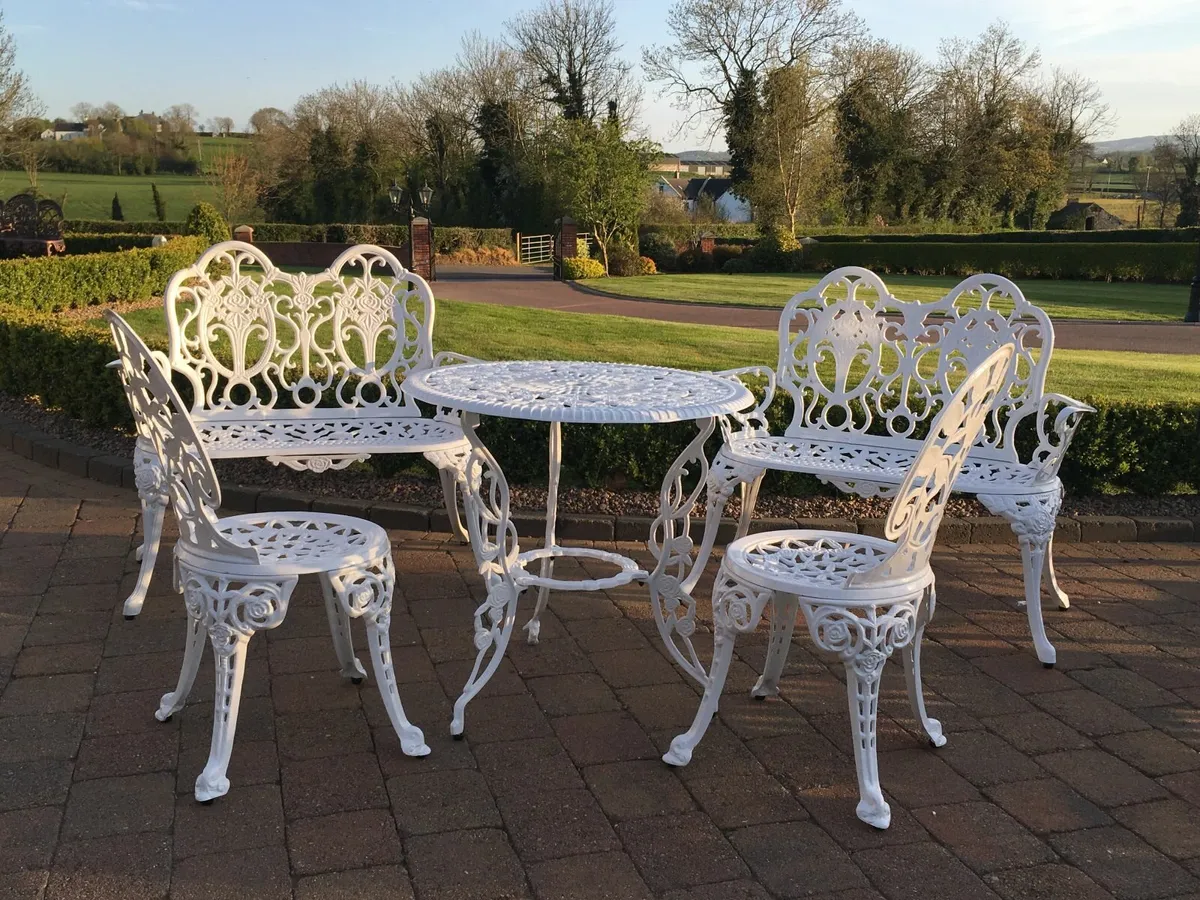 Aluminium & cast iron garden seats & benches - Image 2
