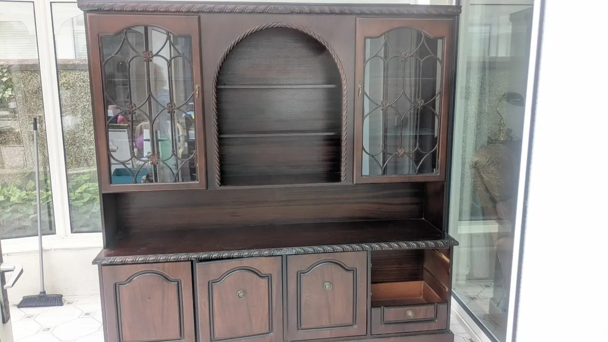 Mahogany dresser - Image 1