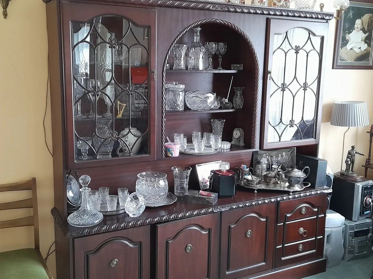 Mahogany dresser - Image 3