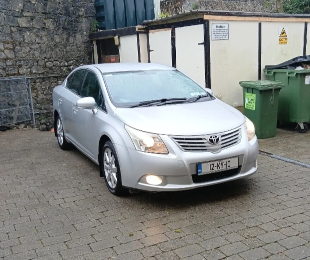 Toyota Avensis 2.0 2012