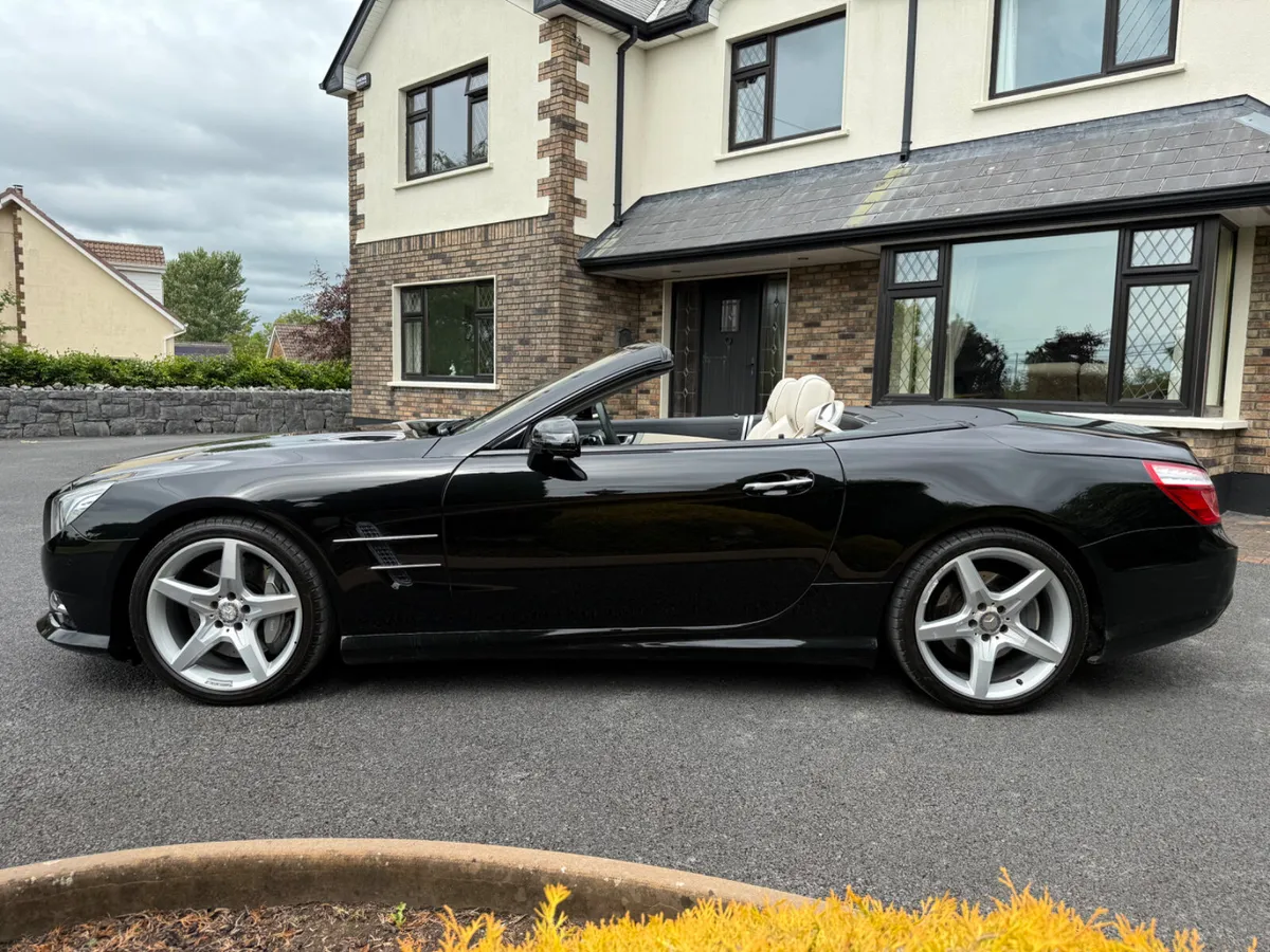Stunning 141 Mercedes-Benz SL350! - Image 4