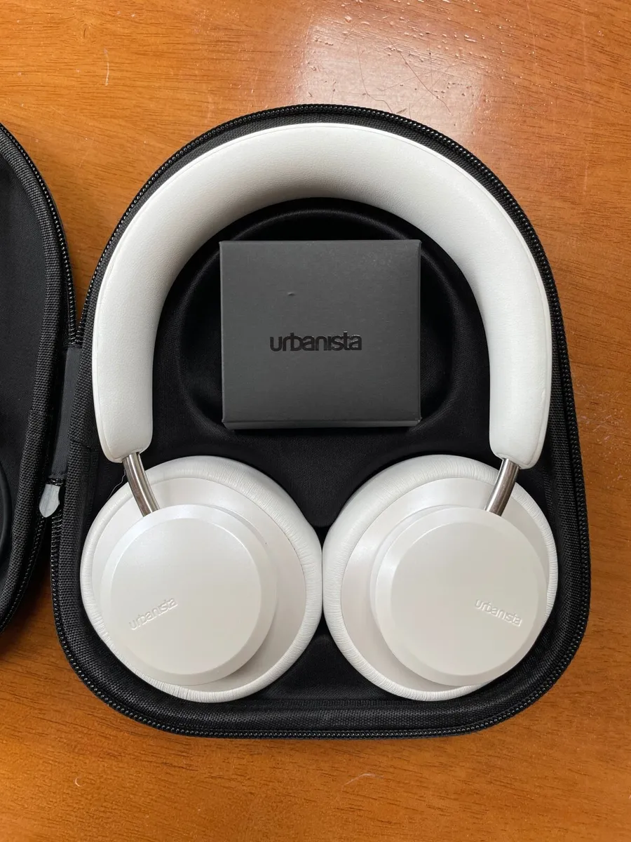 White Urbanista MIAMI Headphones - Image 1