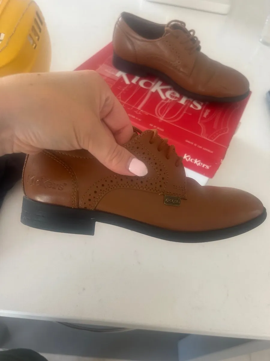 Boys brown shoes - Image 2