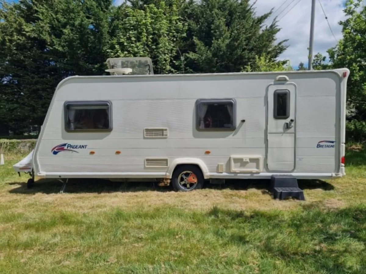 Lightweight 09 Bailey 6/7 berth & Full Awning - Image 1