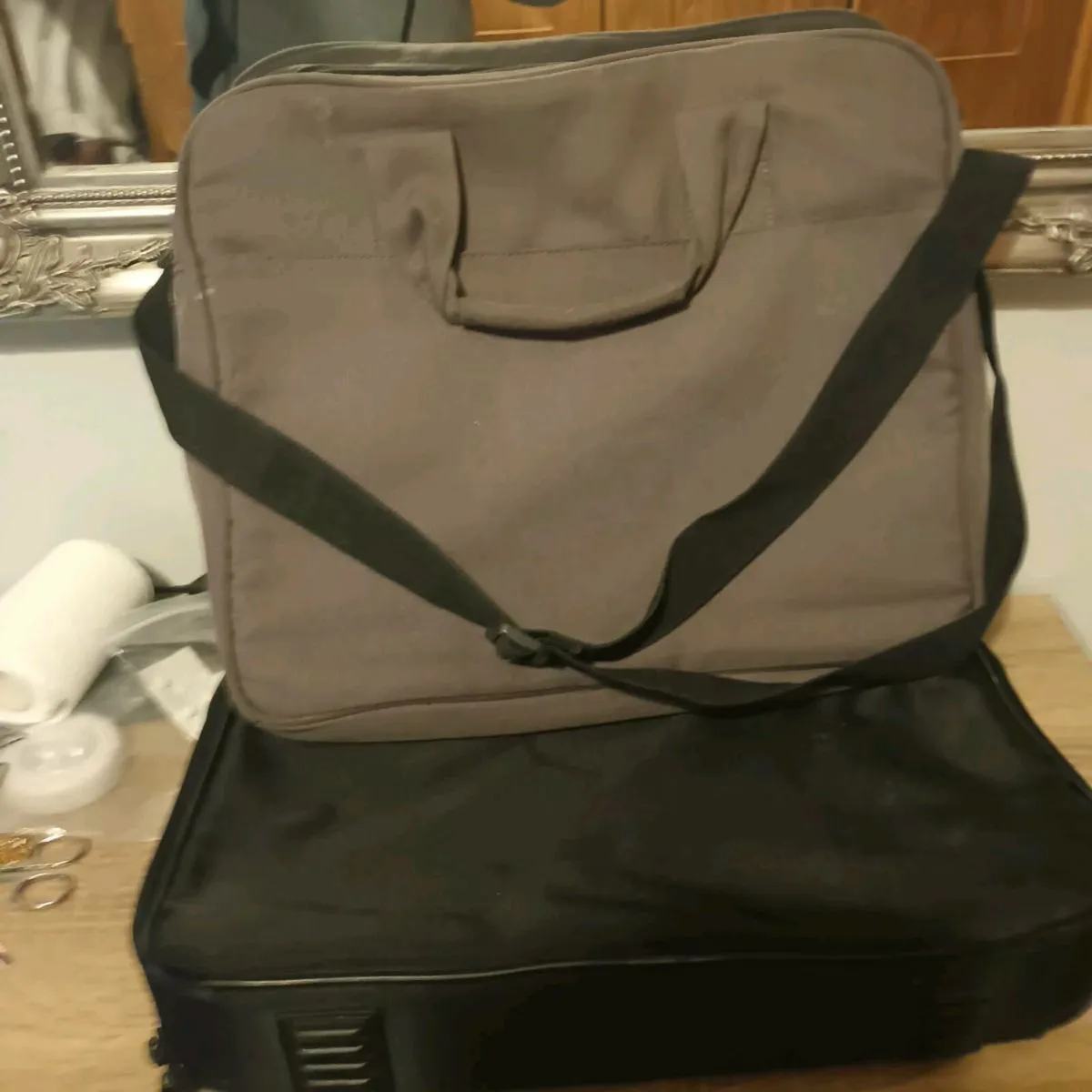 2 used Laptop bag - Image 2