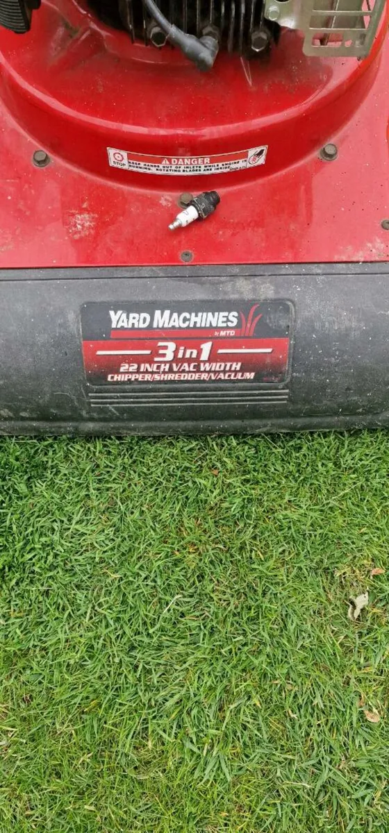 Chipper/Shredder/Vacuum - Image 3