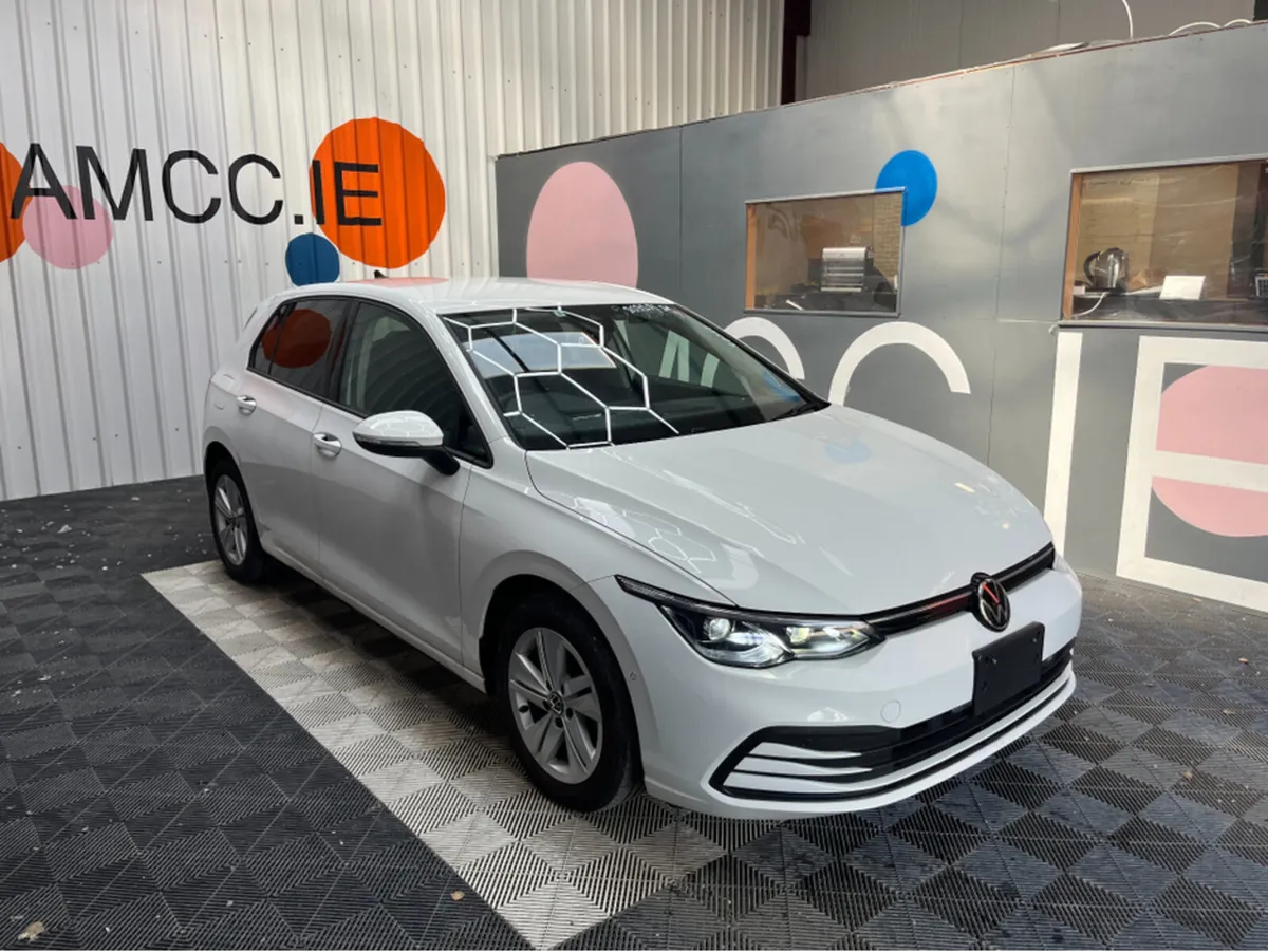 Volkswagen Golf 1.0 PETROL / ETSI MODEL / 19k KMs - Image 1