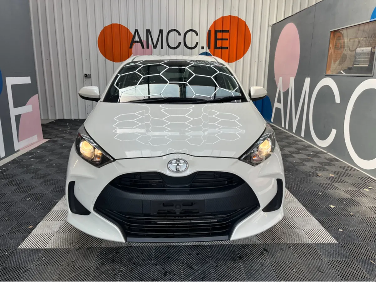 Toyota Yaris 1.0 PETROL / 61k KMs / AUTOMATIC / RE - Image 2