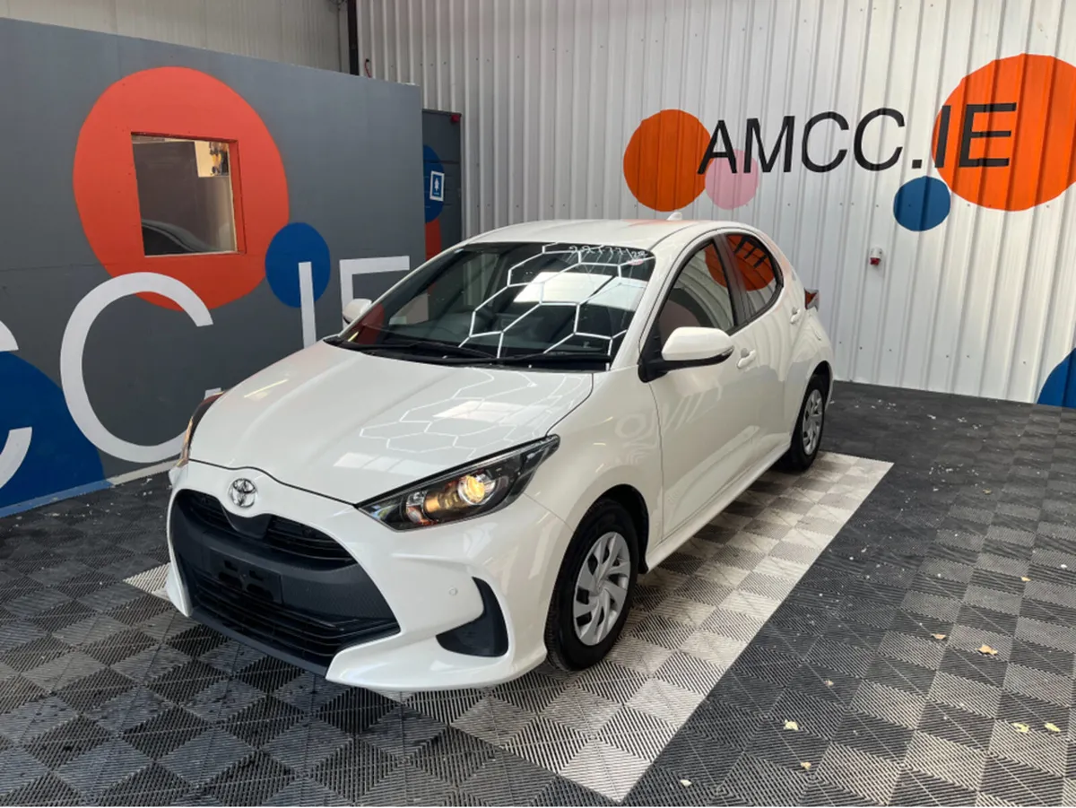 Toyota Yaris 1.0 PETROL / 61k KMs / AUTOMATIC / RE - Image 3