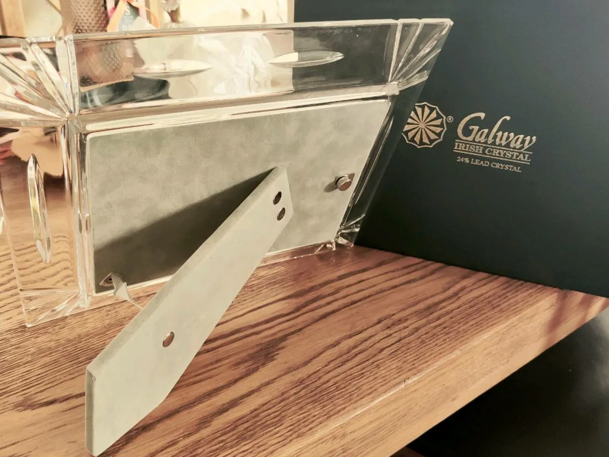 GALWAY CRYSTAL, Heavy New 5x7 Photo Frame ! - Image 3