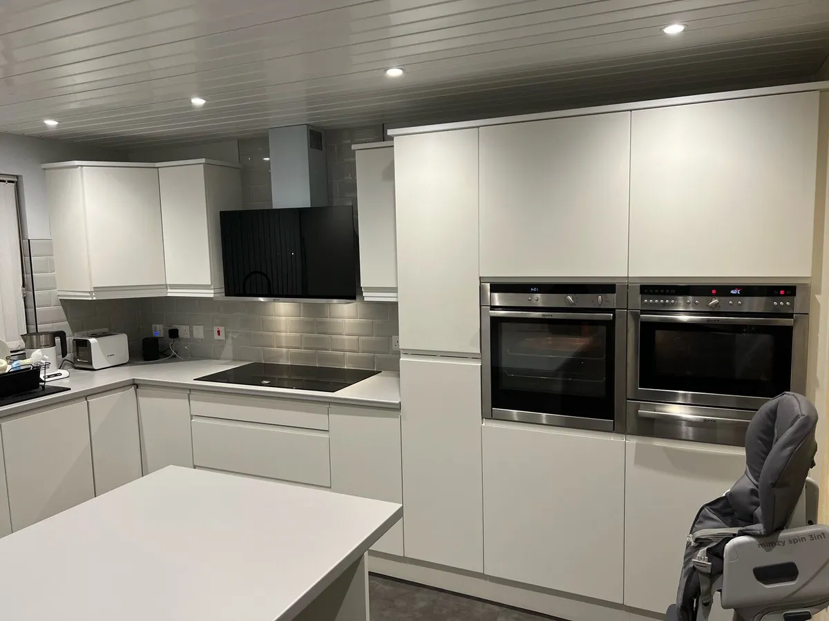 Kitchens : Good selection to suit all budgets - Image 1