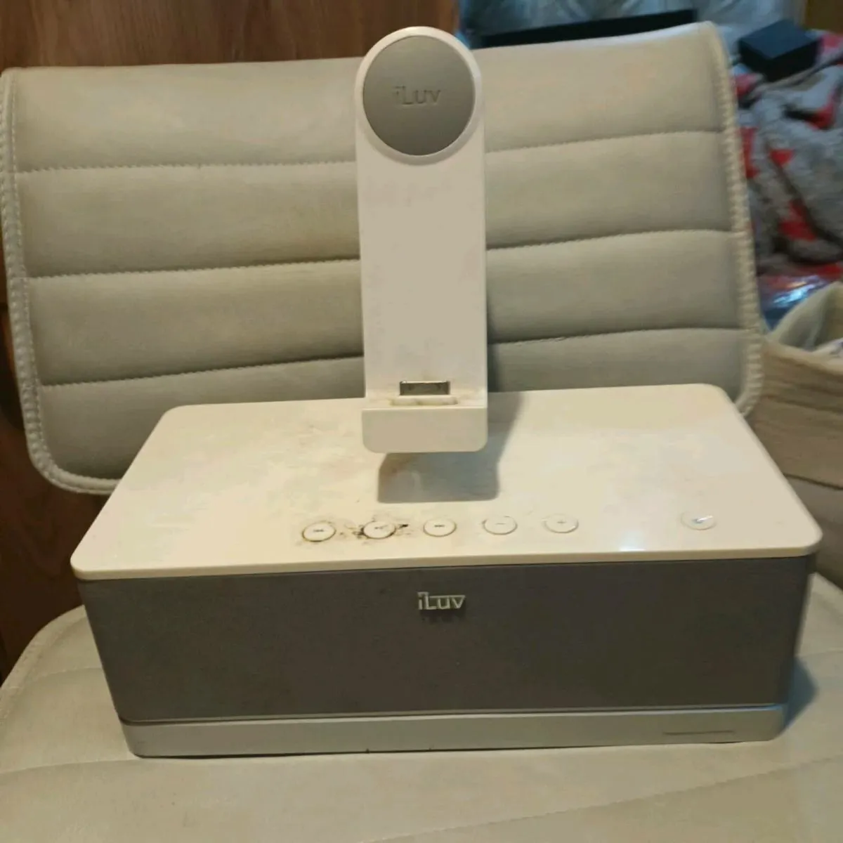 iLuv Speaker Dock for iPad iPhone ipod - Image 1