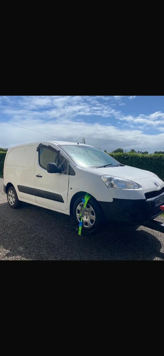 2013 Peugeot van - Image 3