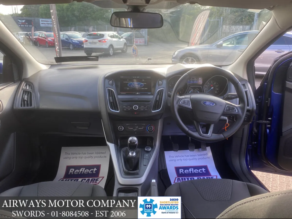 Ford Focus ZETEC * 1.0 * MANUAL *  5DR * AIRCON * - Image 4