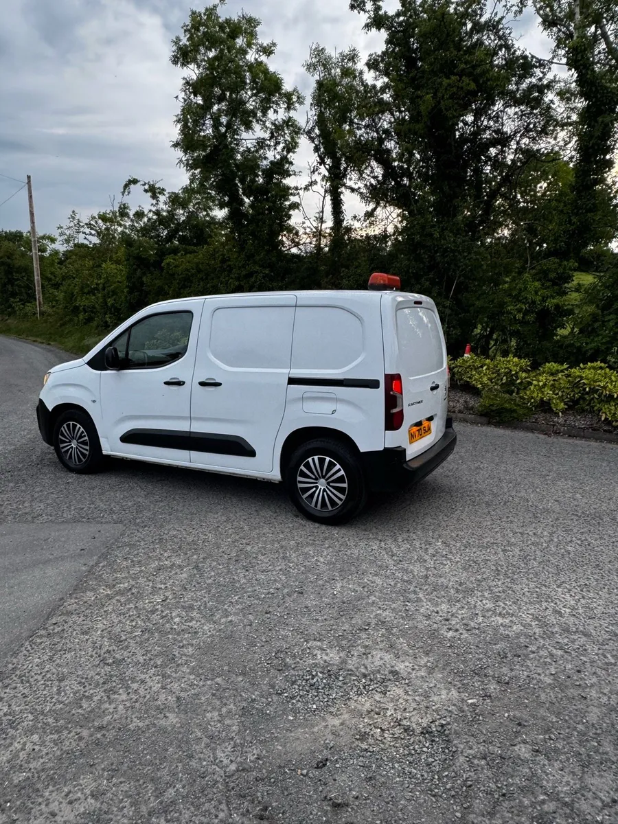 2021 PEUGEOT PARTNER 1.5 HDI GRIP SWB VAN - Image 3