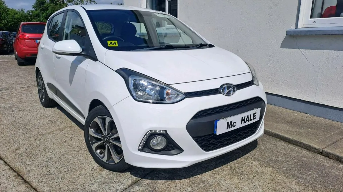 2017 Hyundai I10 Premium~Spotless Condition~ - Image 2