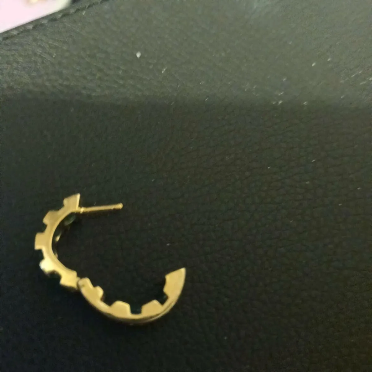 1 GOLD plated  with 7 green Embrelerles - Image 3