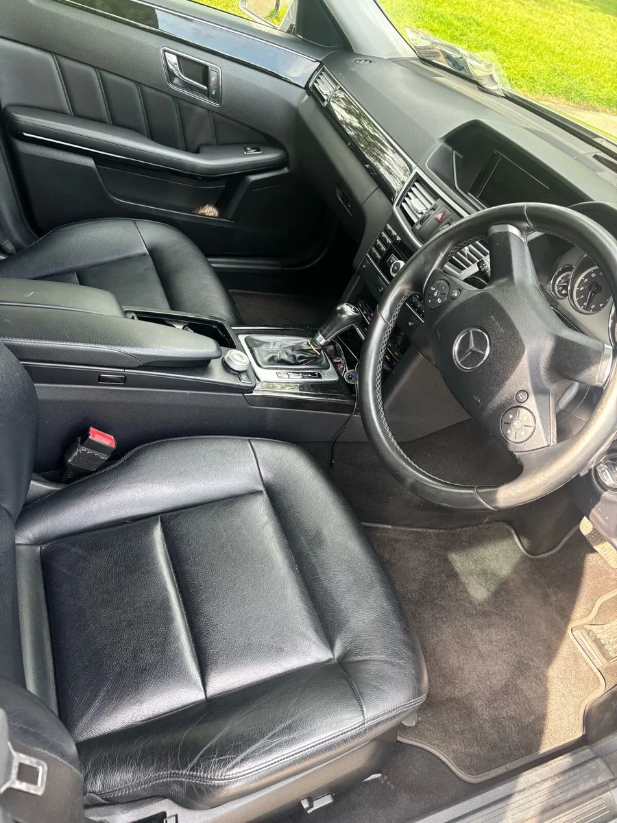 Mercedes - Image 3