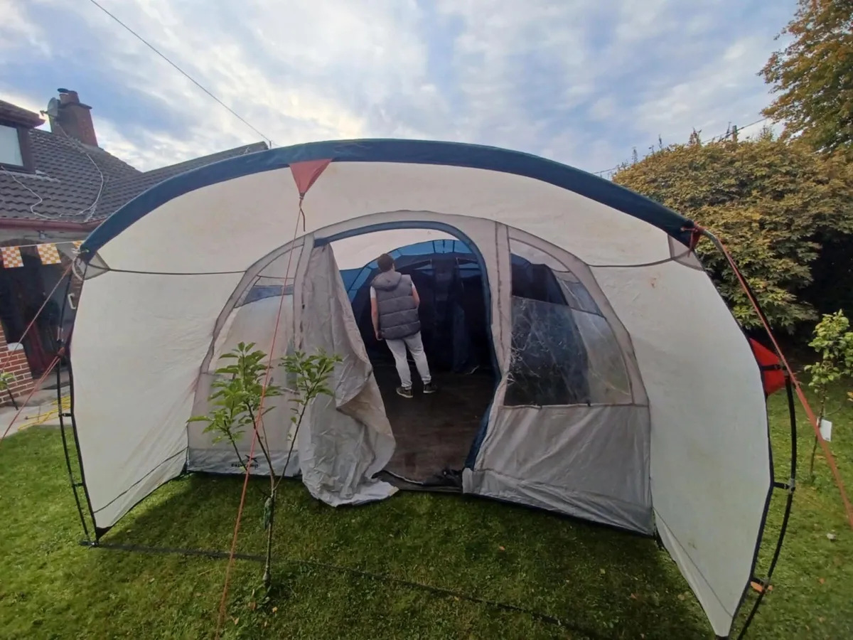 Massive 6 man tent with porch - Image 3