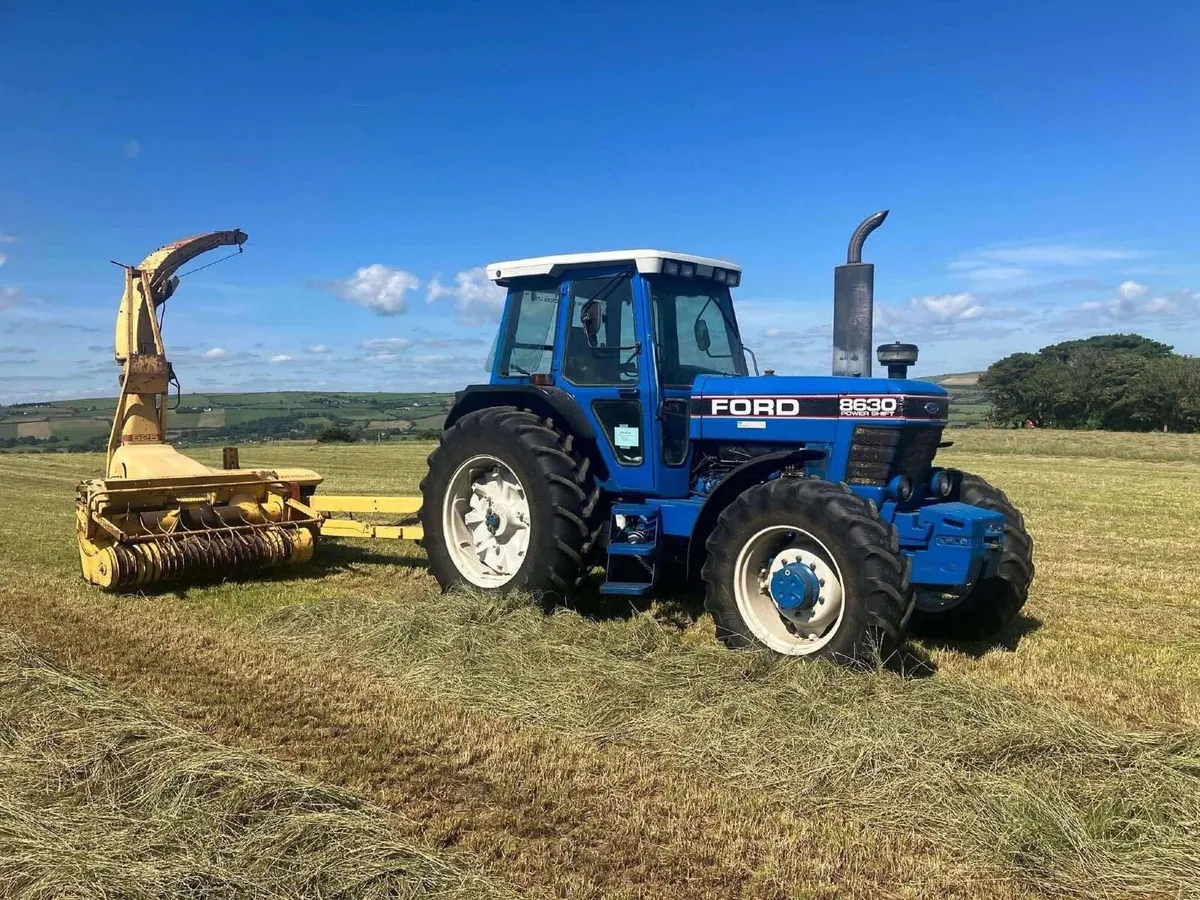 New Holland 525 Trailed Harvester - Image 2