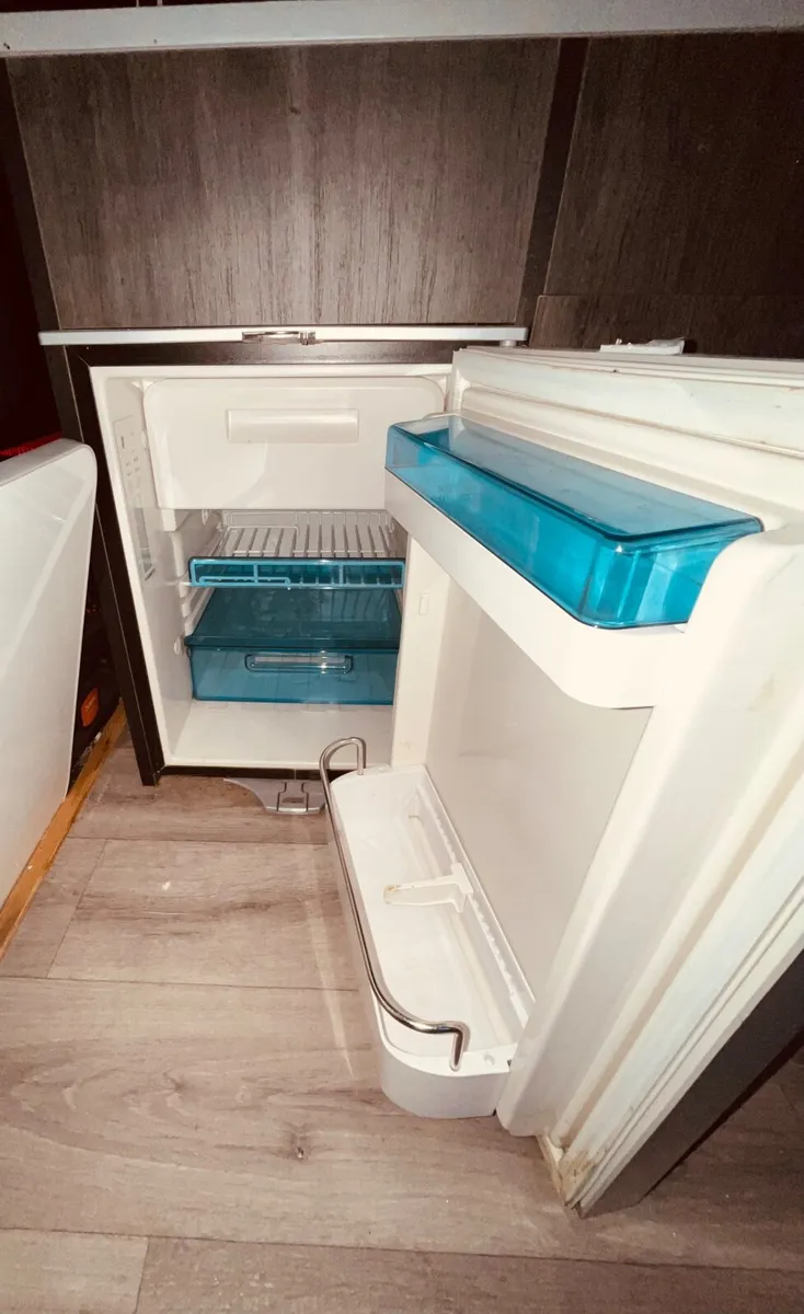 Volkswagen T5 Camper - Image 3