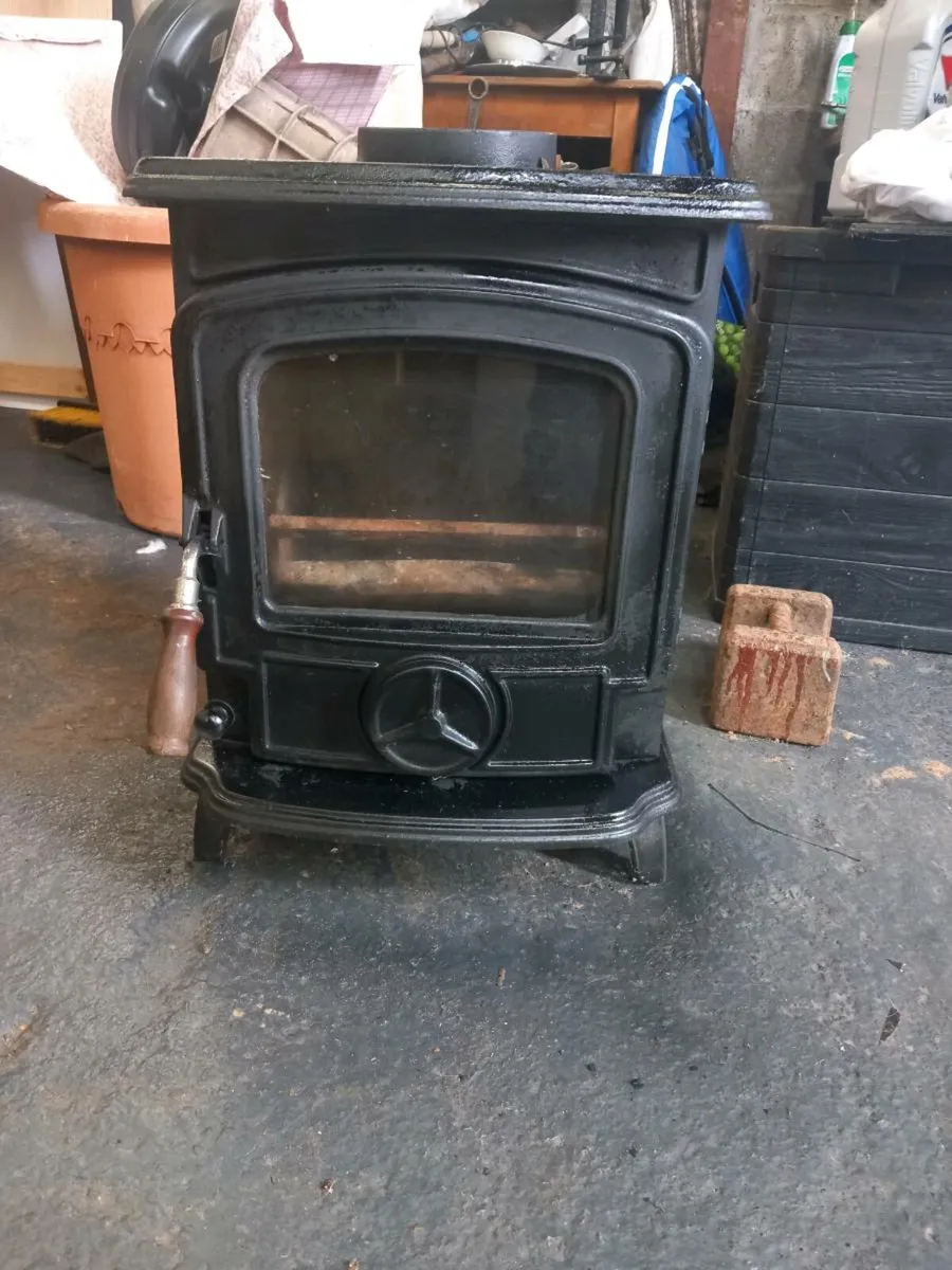 Stanley Oisin solid fuel stove - Image 1