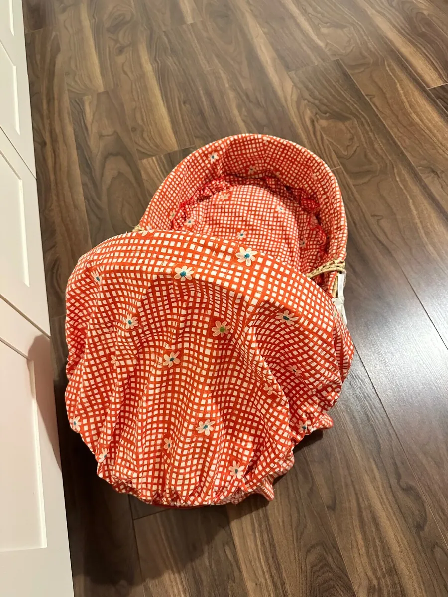 Moses basket - Image 1