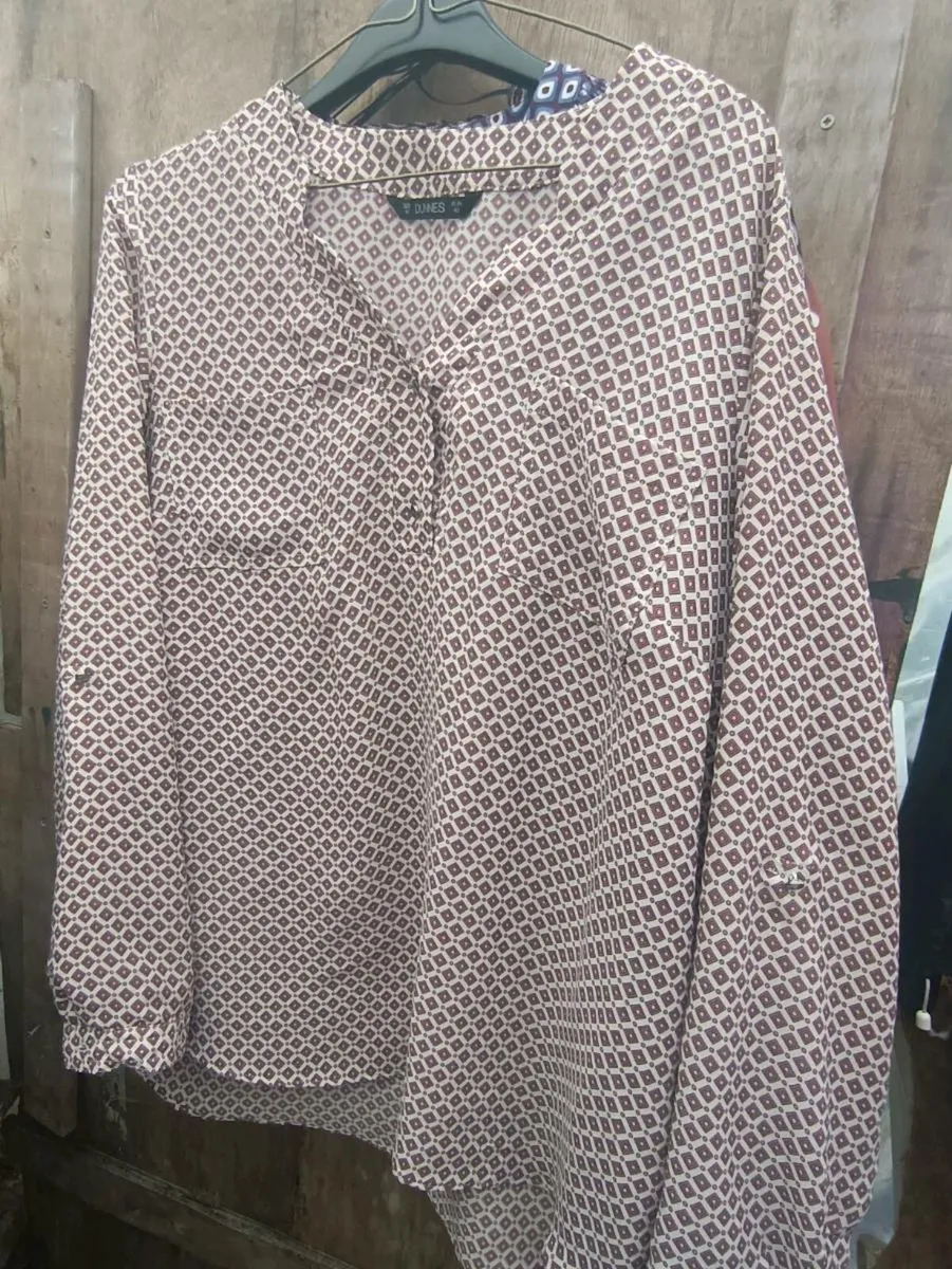 6 beautiful ladies blouses, almost NEW size 14 - Image 4
