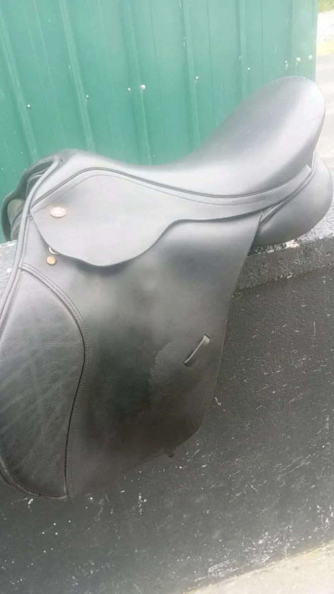 17 1/2 inch Kent and masters saddle - Image 2