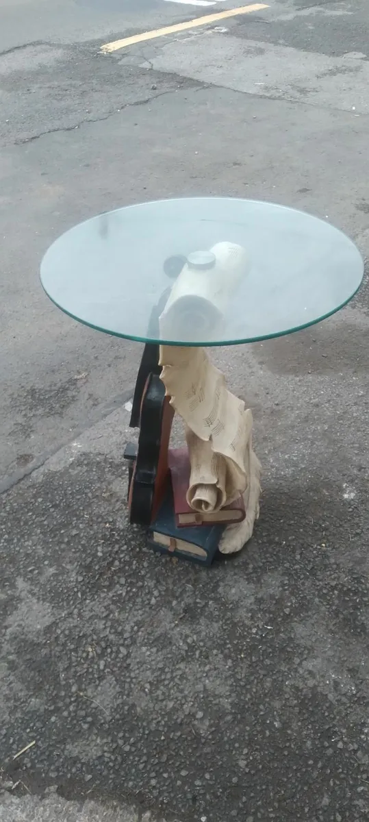 Violin book table well made price too sell - Image 2