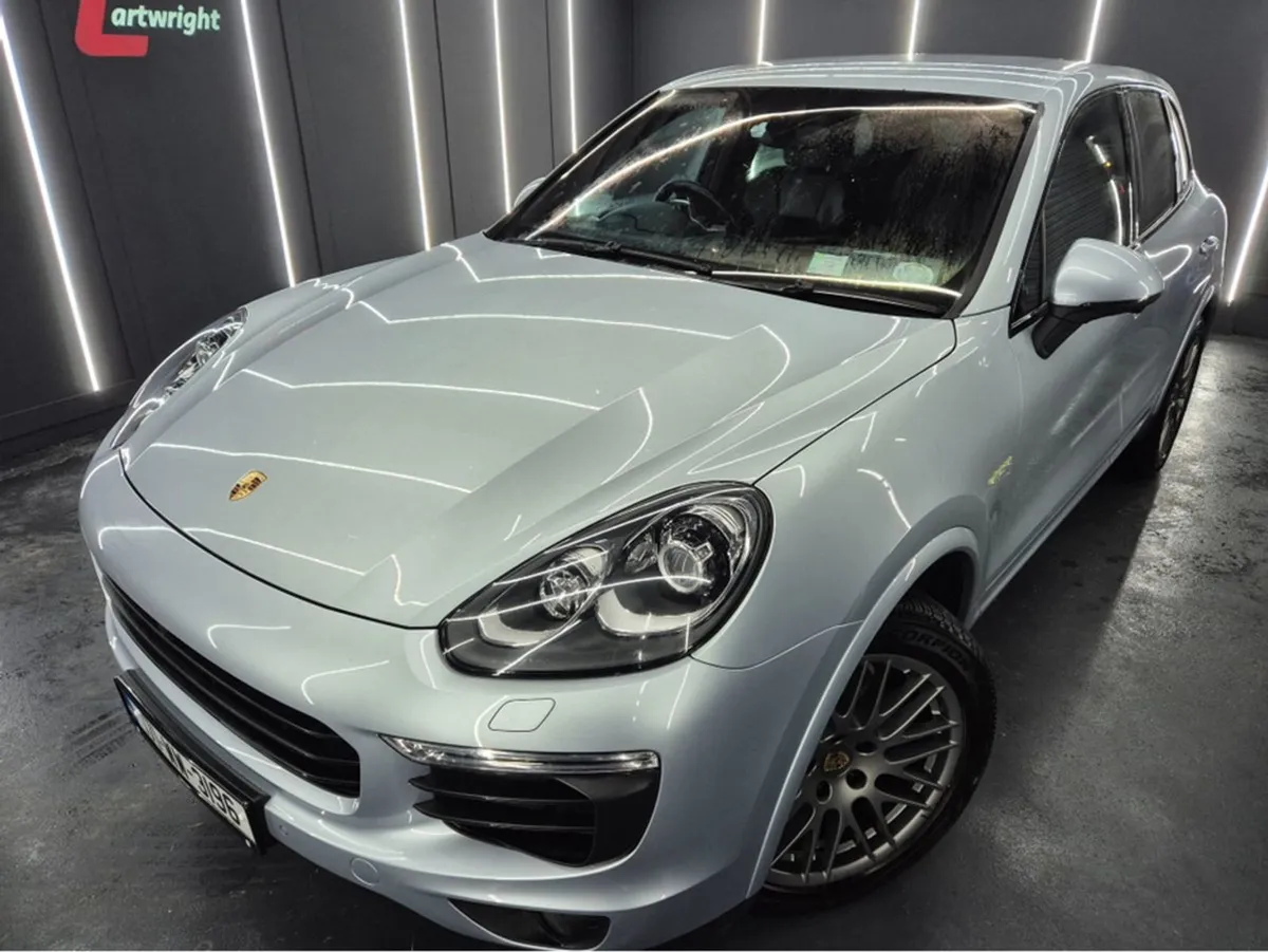 Porsche Cayenne Platinum ED S Ehyb - Image 4