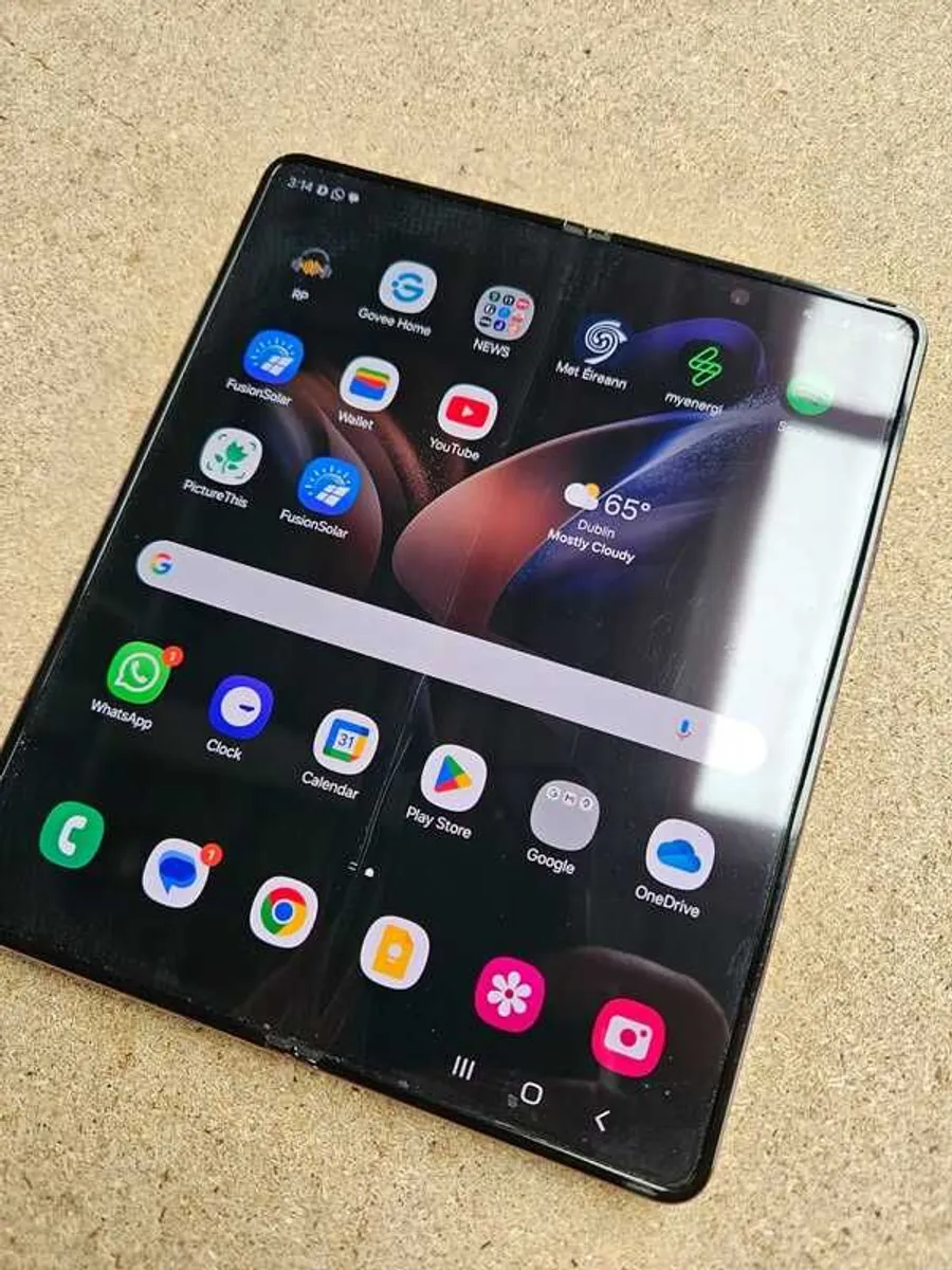 Samsung Galaxy Z Fold 4 (for parts or repair) - Image 1