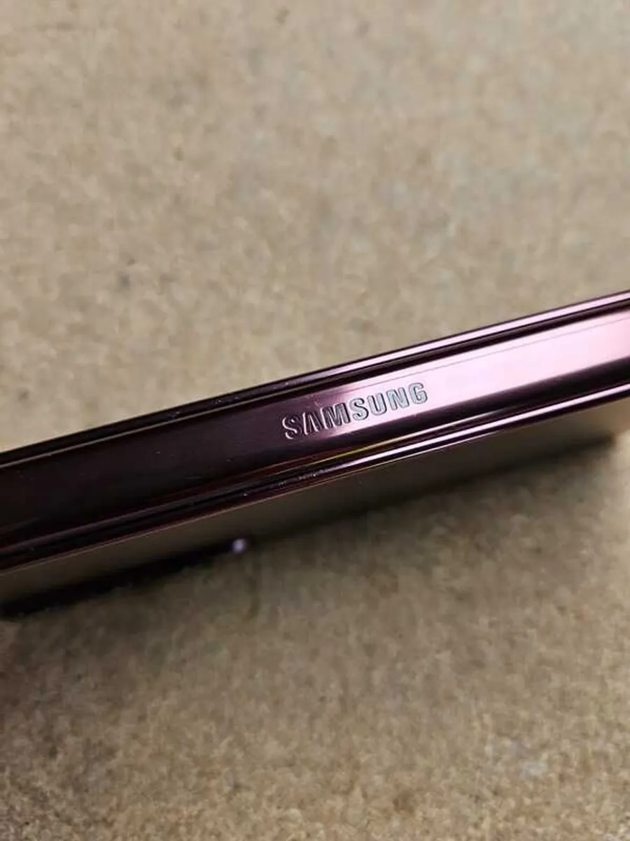 Samsung Galaxy Z Fold 4 (for parts or repair) - Image 2