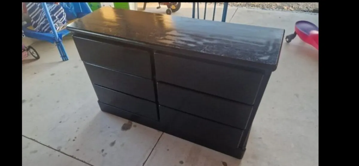 Bedroom chest - Image 1