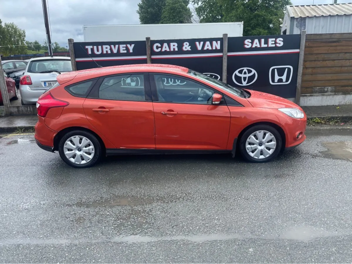 Ford Focus Edge 1.6 Tdci 95ps 5speed 5DR 4DR - Image 3
