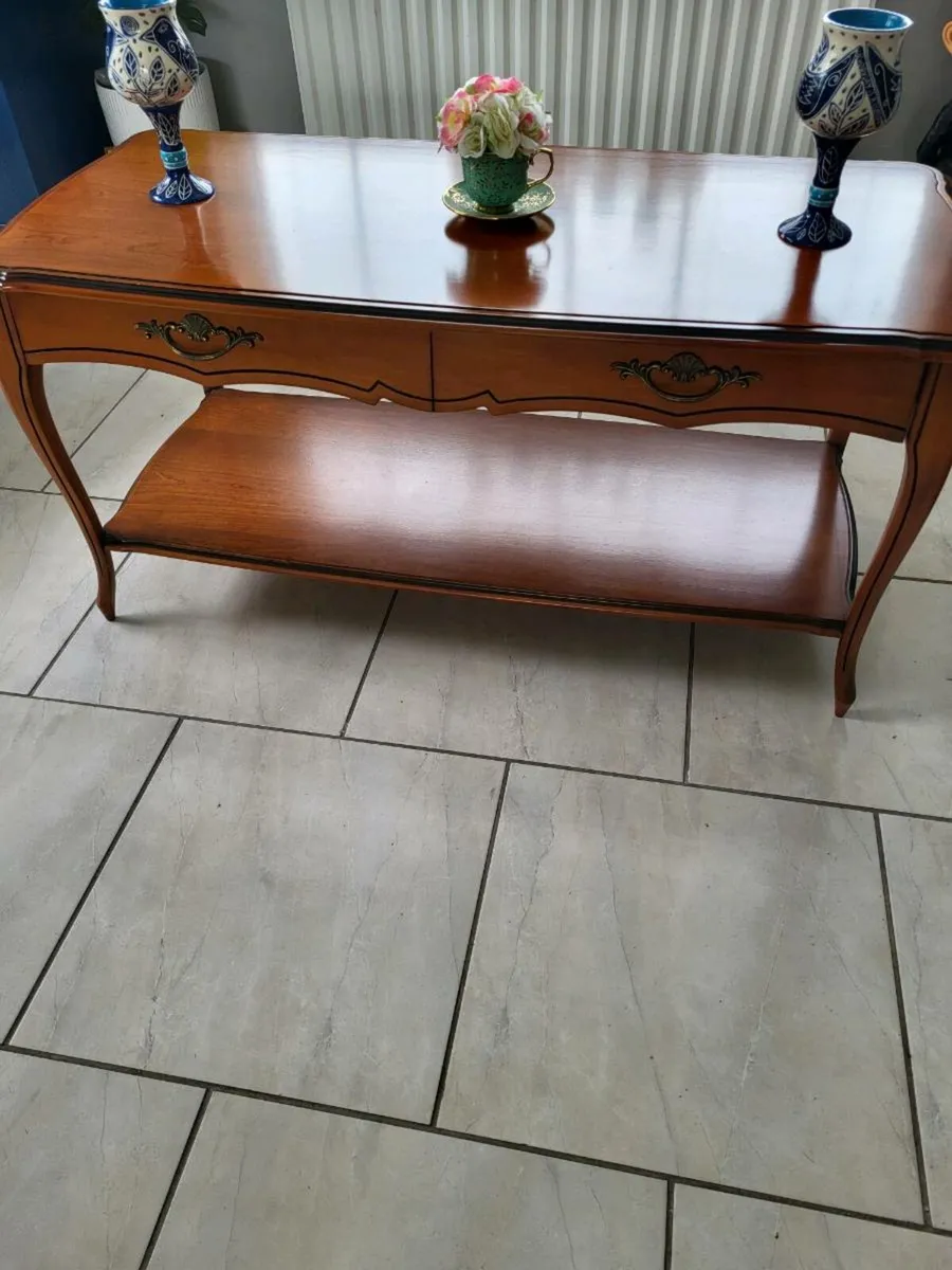 Beautiful Low Level Side Table - Image 2