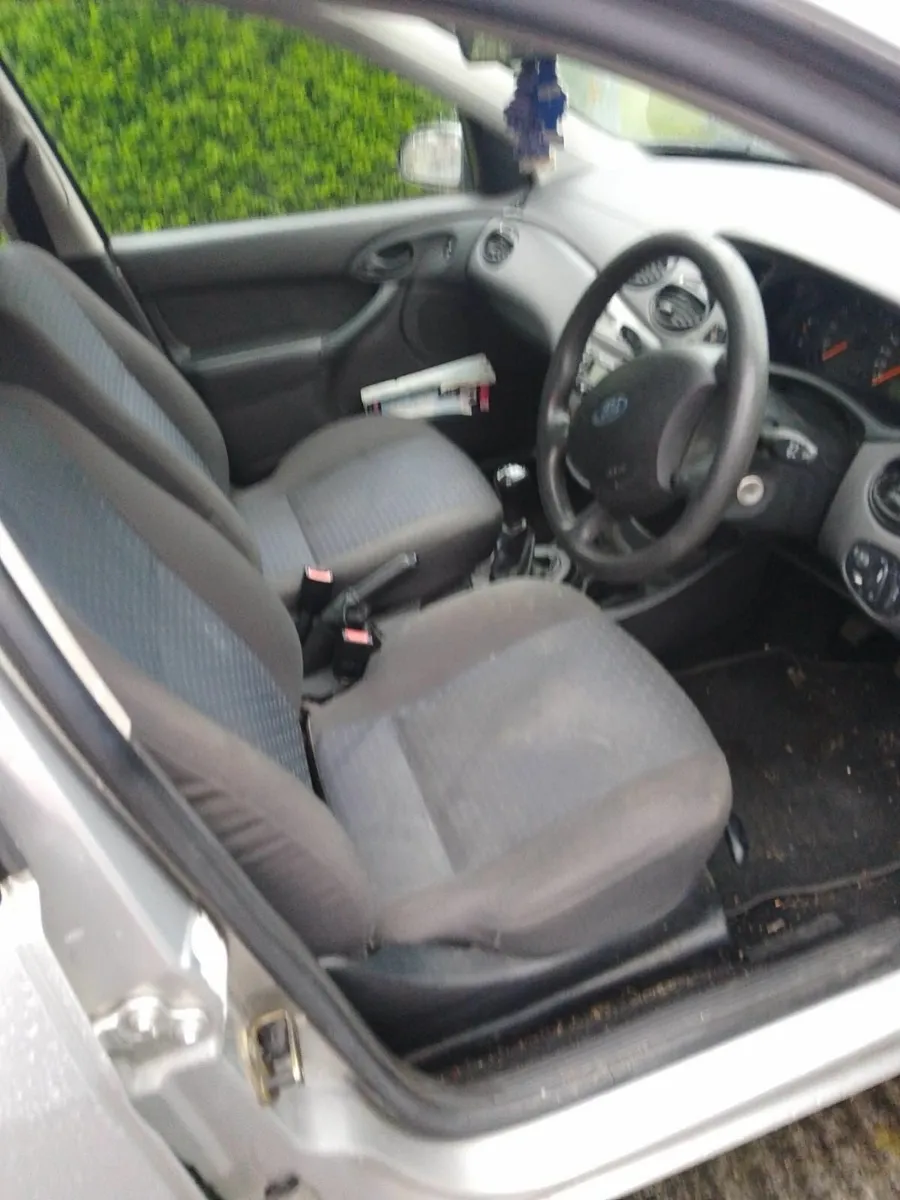 Ford Focus 04 - Image 2