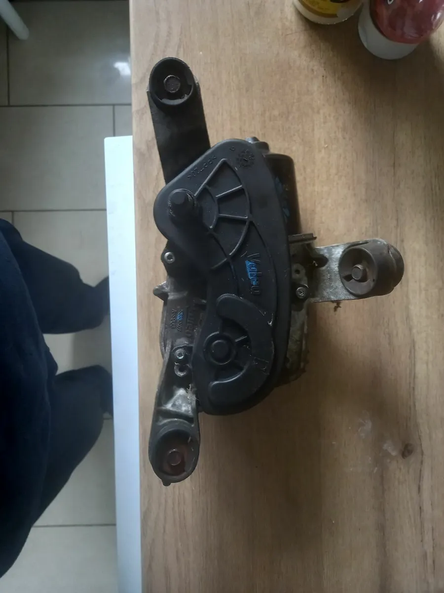 Citroen c5  wiper motor available - Image 1