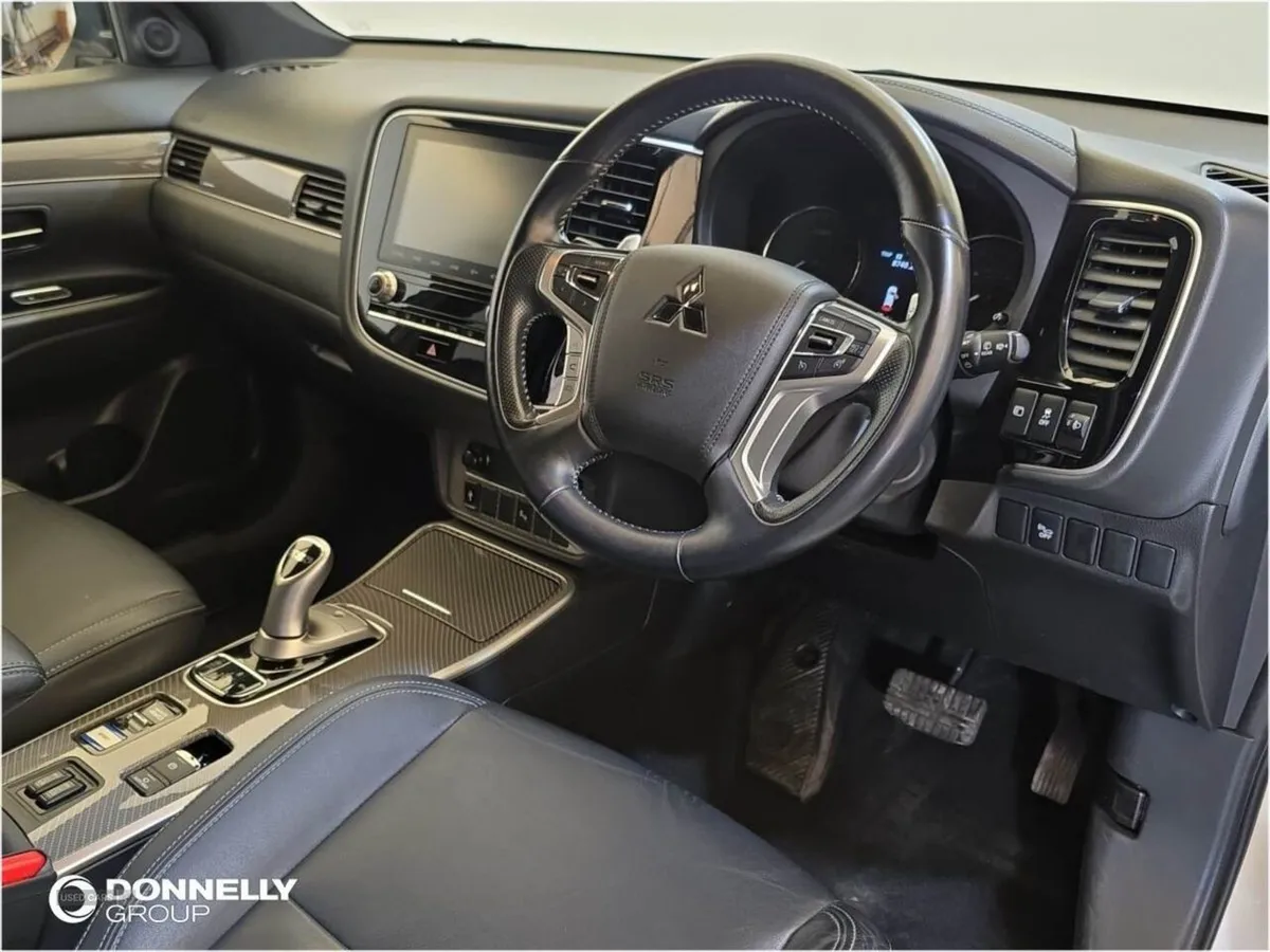 Mitsubishi Outlander 2.4 Phev Dynamic 5dr Auto - Image 4