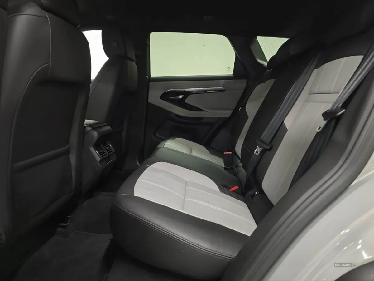 Land Rover Range Rover Evoque 2.0 D200 R-dynamic - Image 4