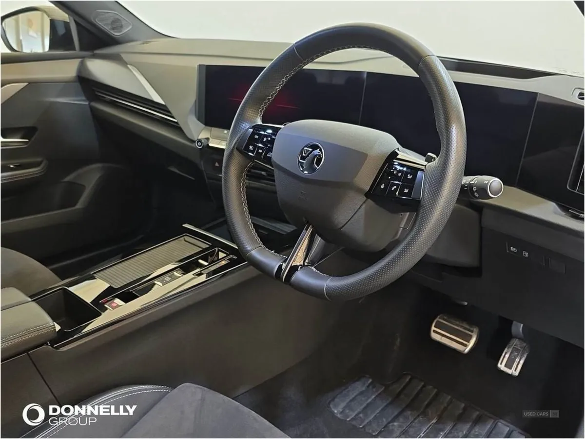 Vauxhall Astra 1.6 Plug-in Hybrid GSe 5dr Auto - Image 4
