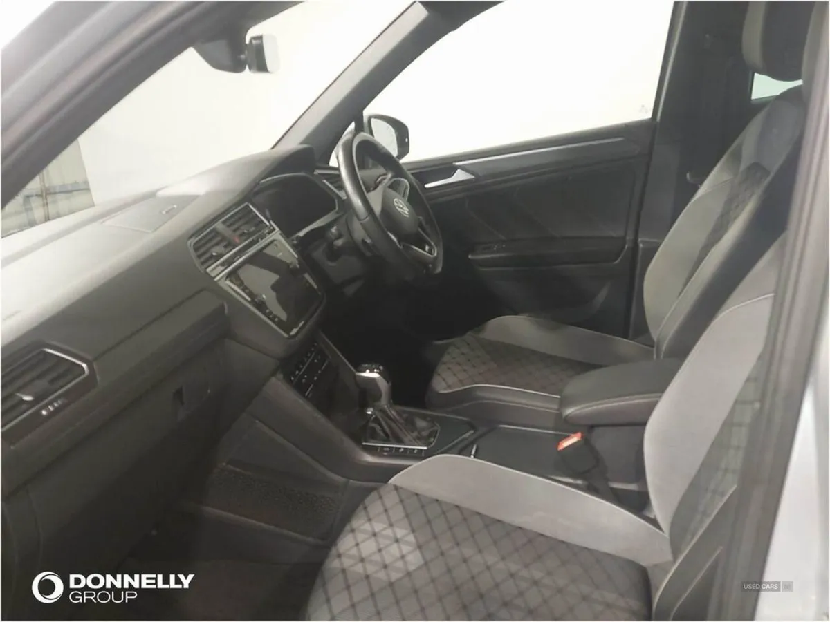 Volkswagen Tiguan 2.0 TDI R-line Edition 5dr DSG - Image 2