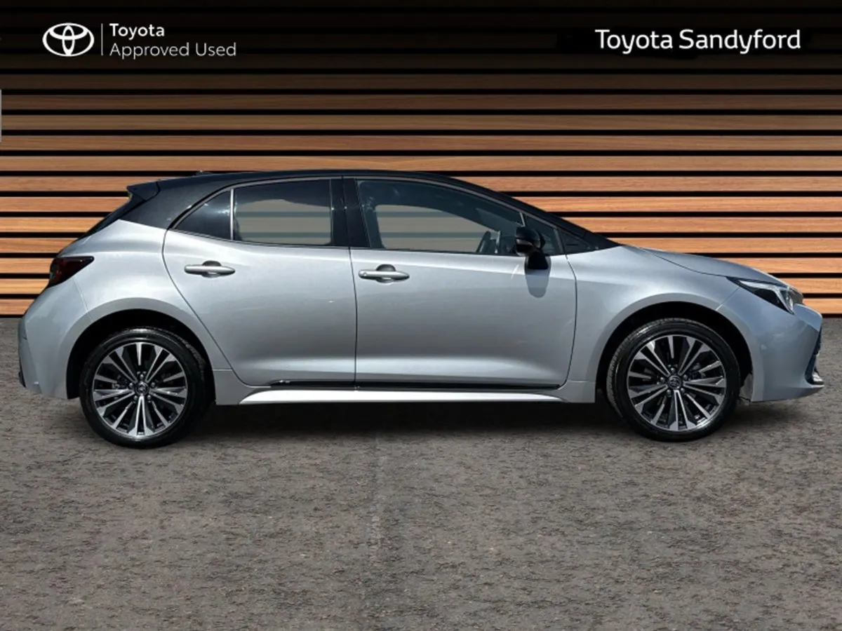 Toyota Corolla Luna Sport Hatchback // AIR CON // - Image 3