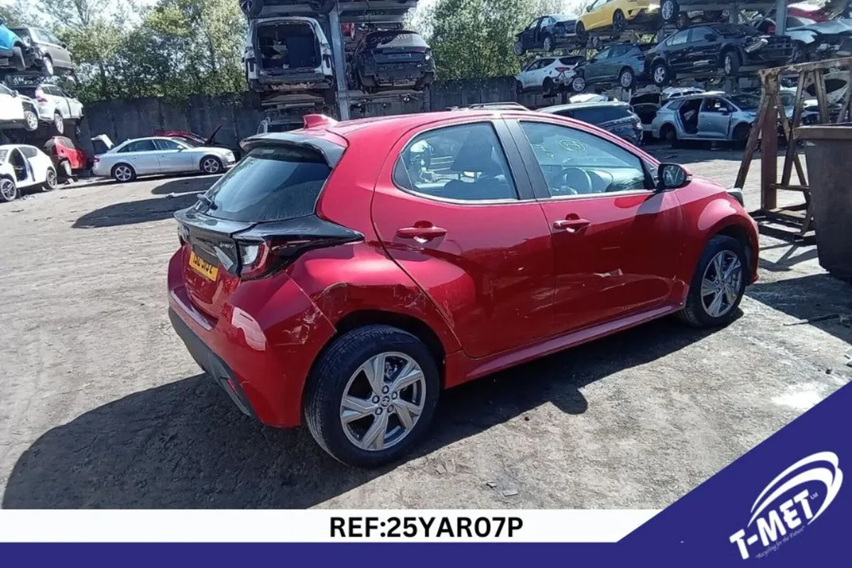 2025 TOYOTA YARIS BREAKING FOR PARTS - Image 3