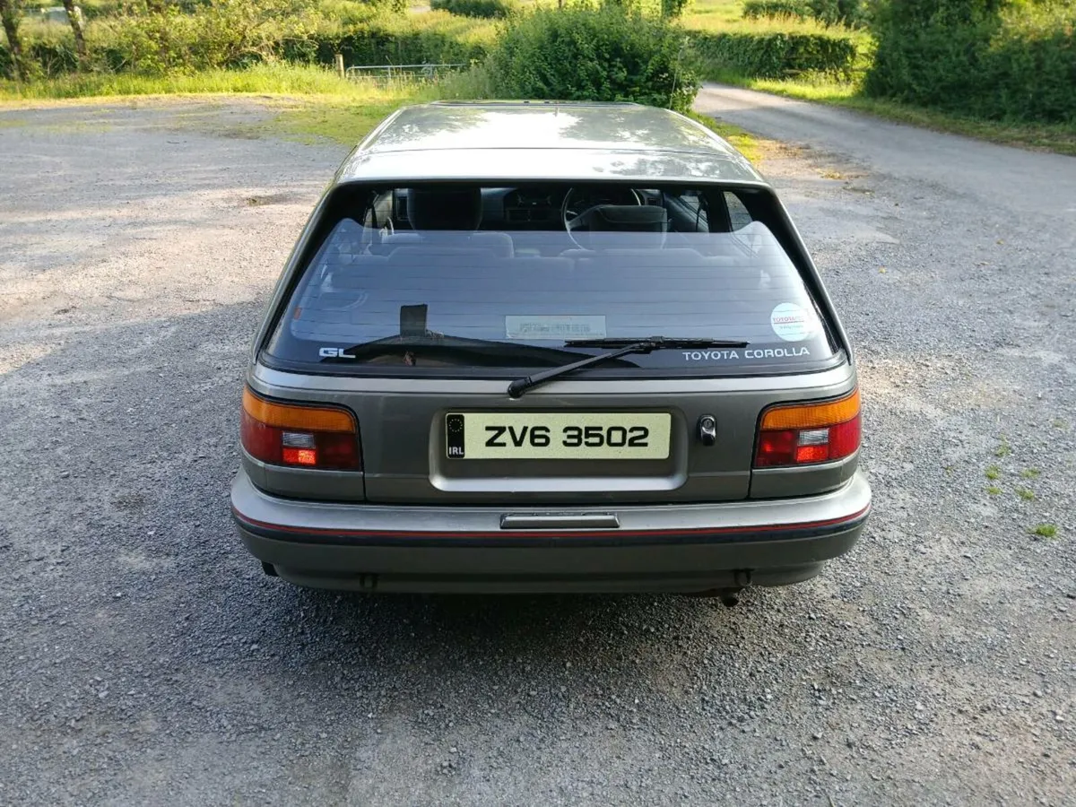 Toyota corolla - Image 4