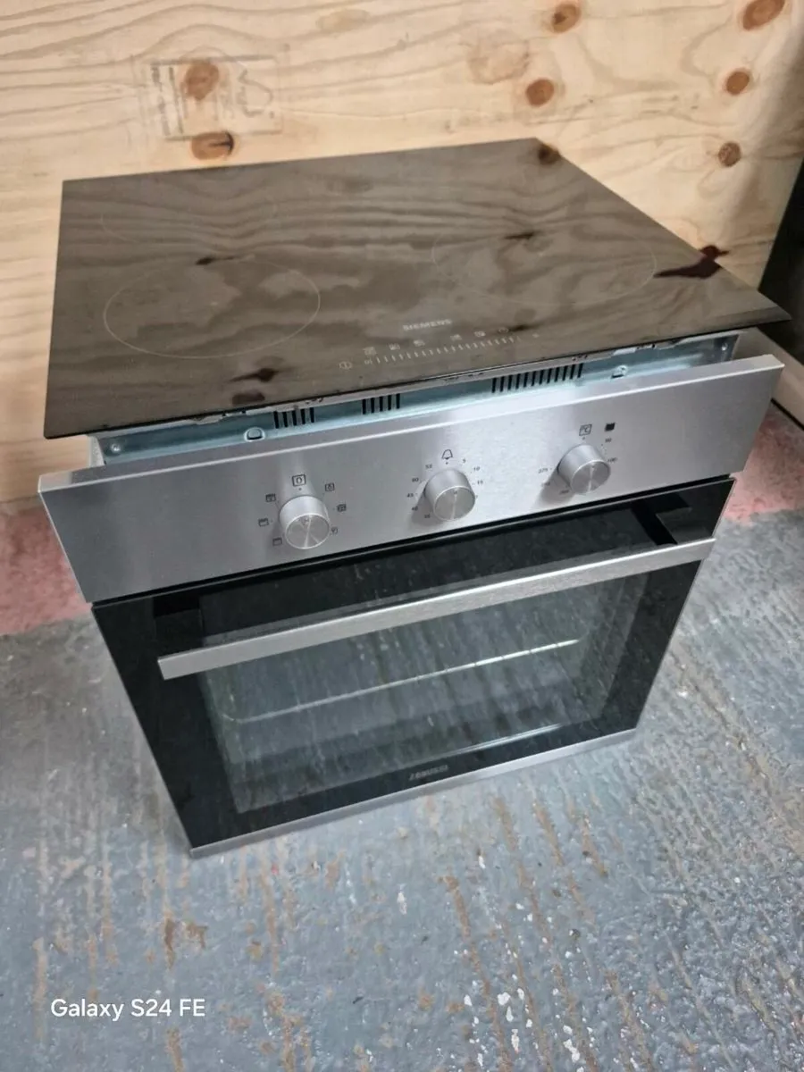 Zanussi Single Oven and Siemens Induction Hob - Image 1