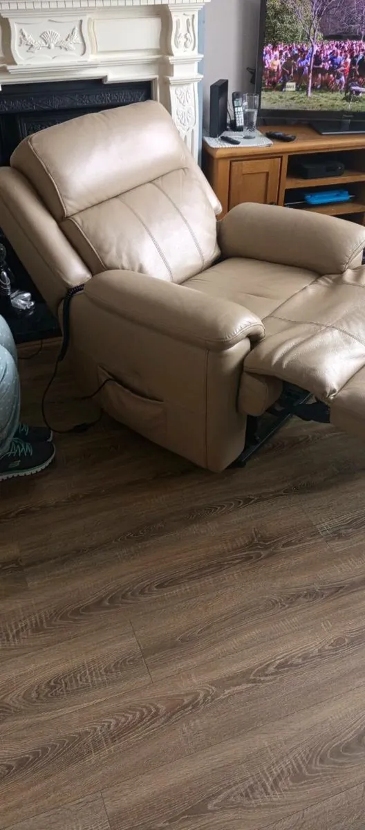 Reclining are chair - Image 4