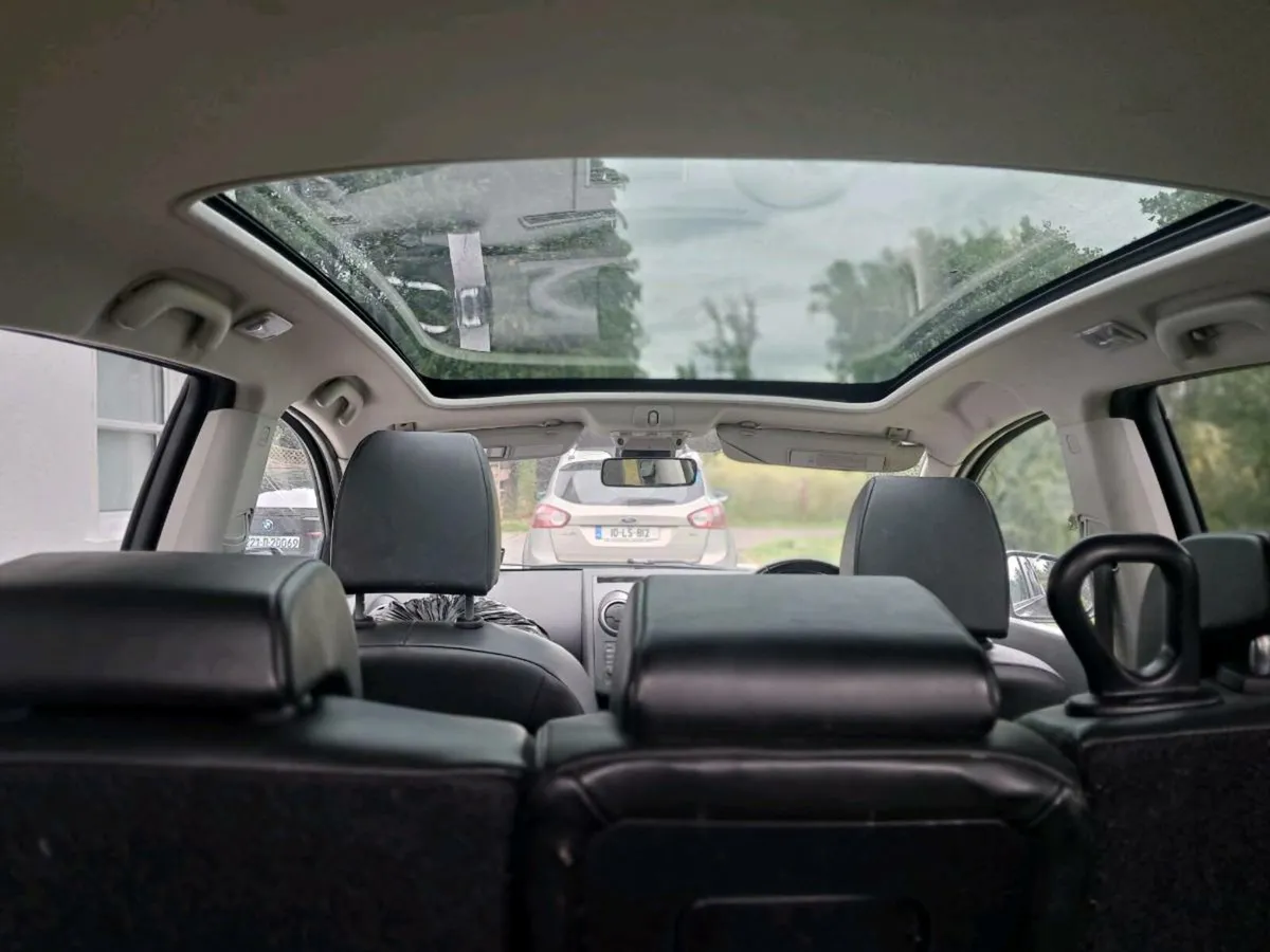 Car - Image 2